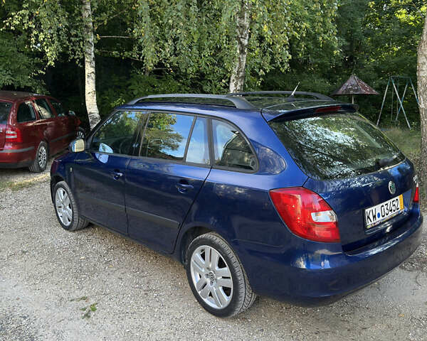 Синий Шкода Фабия, объемом двигателя 1.39 л и пробегом 196 тыс. км за 5700 $, фото 2 на Automoto.ua
