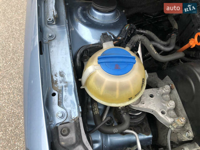 Синий Шкода Фабия, объемом двигателя 1.4 л и пробегом 200 тыс. км за 5500 $, фото 12 на Automoto.ua