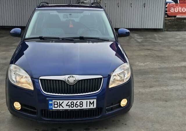 Синий Шкода Фабия, объемом двигателя 1.6 л и пробегом 207 тыс. км за 6500 $, фото 6 на Automoto.ua