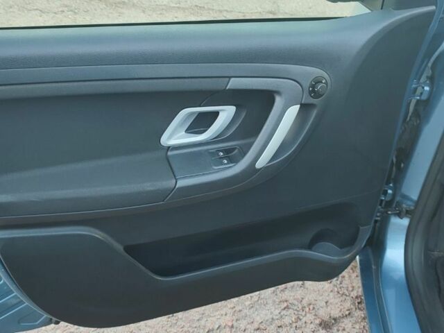 Синій Шкода Фабія, об'ємом двигуна 1.4 л та пробігом 245 тис. км за 5600 $, фото 9 на Automoto.ua