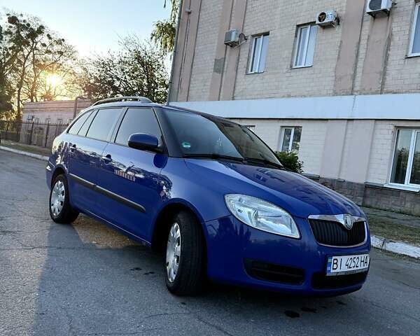 Синий Шкода Фабия, объемом двигателя 1.6 л и пробегом 343 тыс. км за 5000 $, фото 7 на Automoto.ua