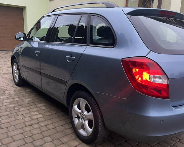 Синий Шкода Фабия, объемом двигателя 1.6 л и пробегом 229 тыс. км за 7200 $, фото 9 на Automoto.ua