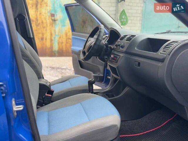 Синий Шкода Фабия, объемом двигателя 1.42 л и пробегом 280 тыс. км за 3990 $, фото 8 на Automoto.ua