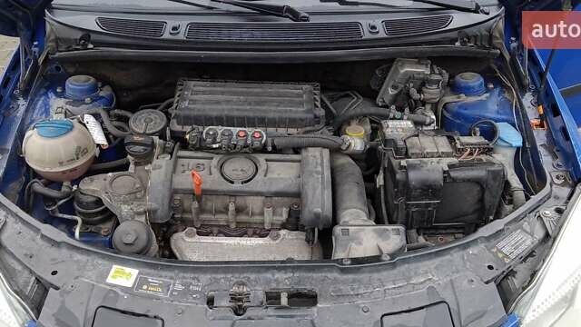 Синий Шкода Фабия, объемом двигателя 1.6 л и пробегом 268 тыс. км за 5300 $, фото 9 на Automoto.ua
