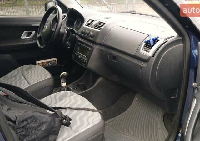 Синий Шкода Фабия, объемом двигателя 1.4 л и пробегом 182 тыс. км за 5499 $, фото 17 на Automoto.ua