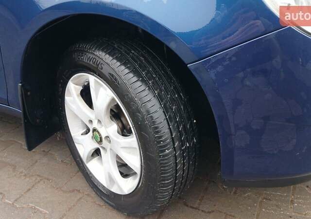 Синий Шкода Фабия, объемом двигателя 1.4 л и пробегом 182 тыс. км за 5499 $, фото 9 на Automoto.ua