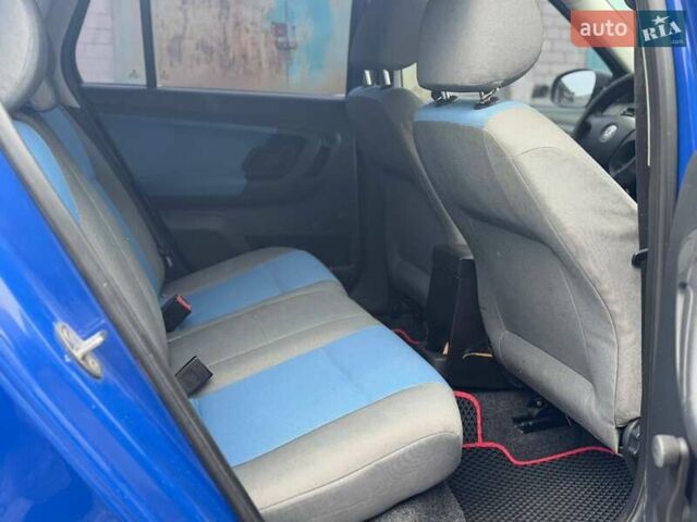 Синий Шкода Фабия, объемом двигателя 1.42 л и пробегом 280 тыс. км за 3990 $, фото 7 на Automoto.ua