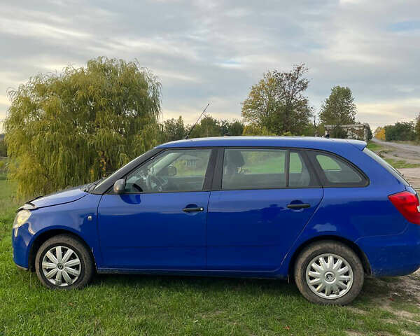 Синий Шкода Фабия, объемом двигателя 1.2 л и пробегом 270 тыс. км за 4500 $, фото 5 на Automoto.ua