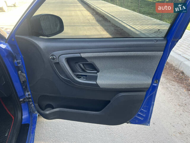 Синій Шкода Фабія, об'ємом двигуна 1.42 л та пробігом 280 тис. км за 4350 $, фото 11 на Automoto.ua