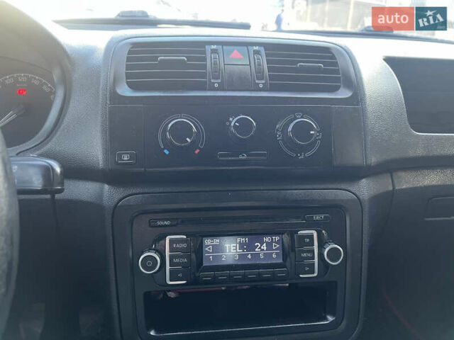 Синій Шкода Фабія, об'ємом двигуна 1.42 л та пробігом 280 тис. км за 4350 $, фото 17 на Automoto.ua