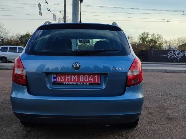 Синій Шкода Фабія, об'ємом двигуна 1.4 л та пробігом 245 тис. км за 5600 $, фото 1 на Automoto.ua