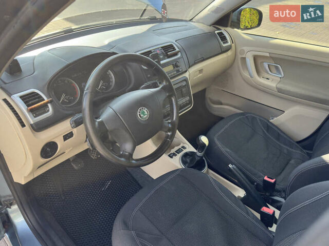 Синий Шкода Фабия, объемом двигателя 1.2 л и пробегом 265 тыс. км за 4000 $, фото 13 на Automoto.ua