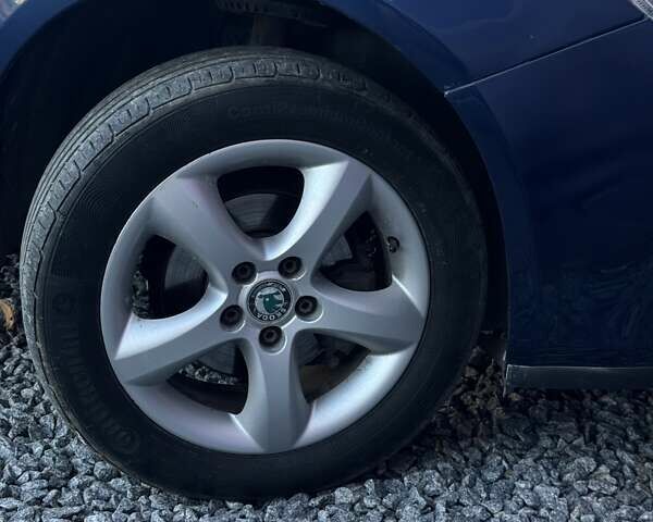 Синій Шкода Фабія, об'ємом двигуна 1.6 л та пробігом 230 тис. км за 4400 $, фото 22 на Automoto.ua