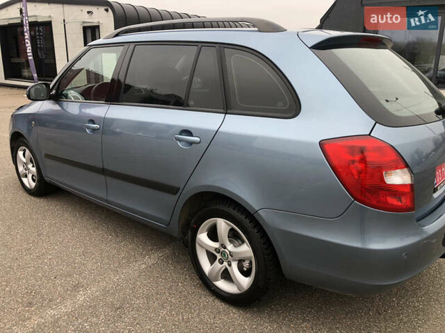 Синий Шкода Фабия, объемом двигателя 1.4 л и пробегом 200 тыс. км за 5500 $, фото 3 на Automoto.ua
