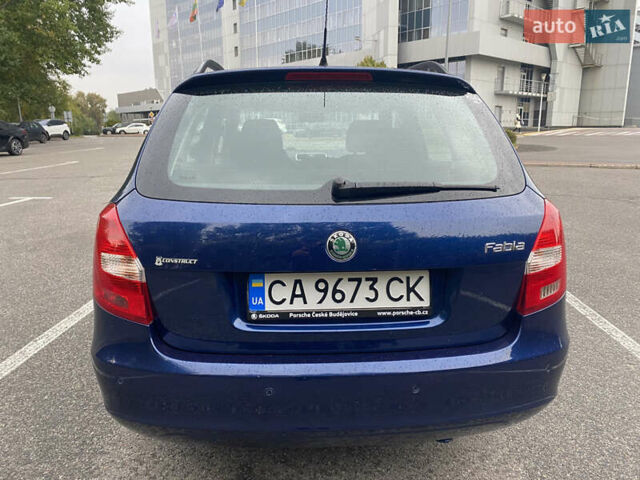 Синий Шкода Фабия, объемом двигателя 1.39 л и пробегом 221 тыс. км за 5800 $, фото 7 на Automoto.ua