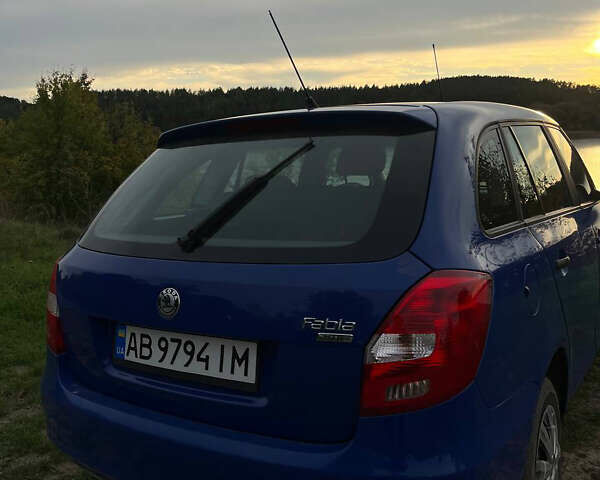 Синий Шкода Фабия, объемом двигателя 1.2 л и пробегом 270 тыс. км за 4500 $, фото 4 на Automoto.ua