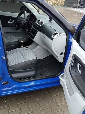 Синий Шкода Фабия, объемом двигателя 1.6 л и пробегом 268 тыс. км за 5300 $, фото 6 на Automoto.ua