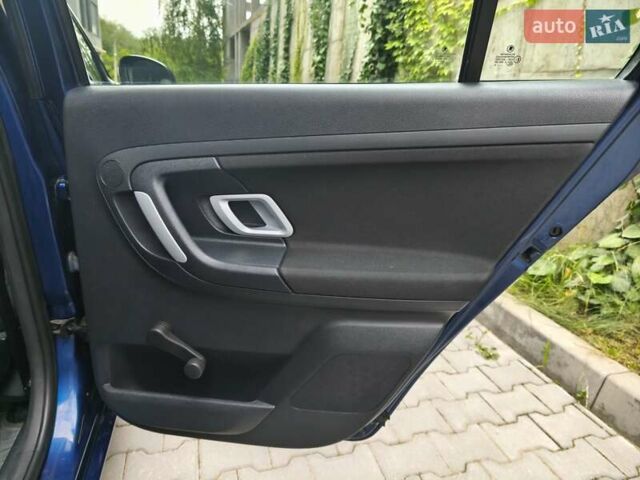 Синий Шкода Фабия, объемом двигателя 1.6 л и пробегом 243 тыс. км за 6400 $, фото 61 на Automoto.ua