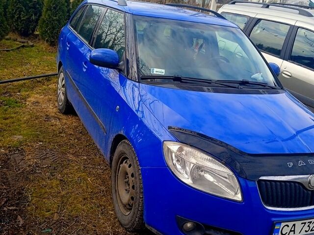Синий Шкода Фабия, объемом двигателя 12 л и пробегом 280 тыс. км за 3600 $, фото 4 на Automoto.ua