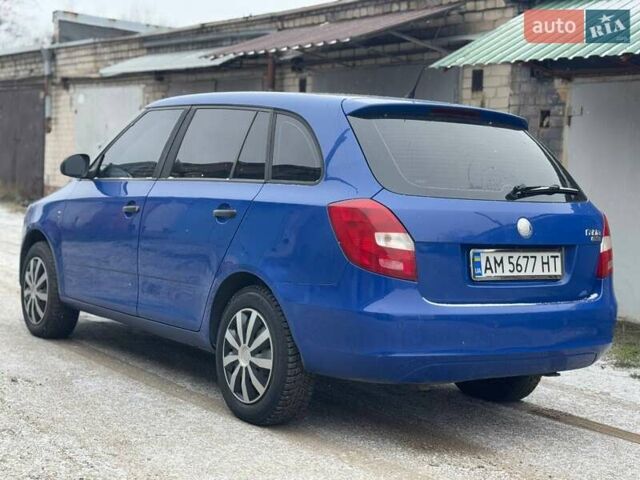 Синий Шкода Фабия, объемом двигателя 1.42 л и пробегом 280 тыс. км за 3990 $, фото 4 на Automoto.ua