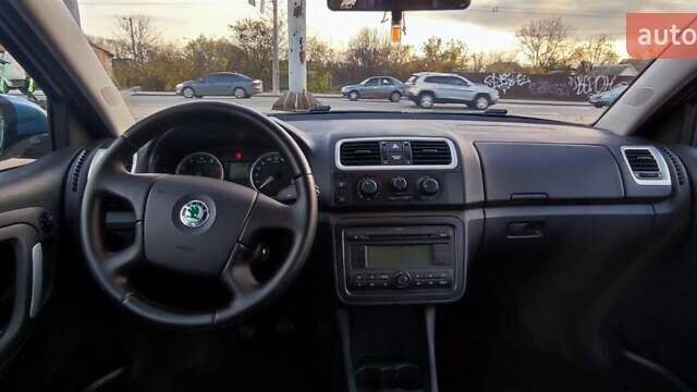 Синий Шкода Фабия, объемом двигателя 1.4 л и пробегом 245 тыс. км за 5600 $, фото 6 на Automoto.ua