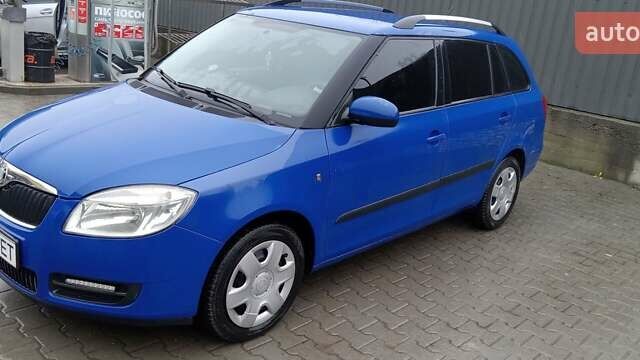 Синий Шкода Фабия, объемом двигателя 1.6 л и пробегом 268 тыс. км за 5300 $, фото 4 на Automoto.ua