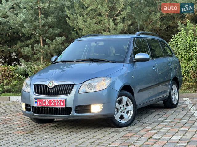 Синий Шкода Фабия, объемом двигателя 1.6 л и пробегом 237 тыс. км за 6850 $, фото 2 на Automoto.ua