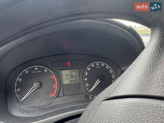 Синий Шкода Фабия, объемом двигателя 1.2 л и пробегом 200 тыс. км за 4200 $, фото 6 на Automoto.ua