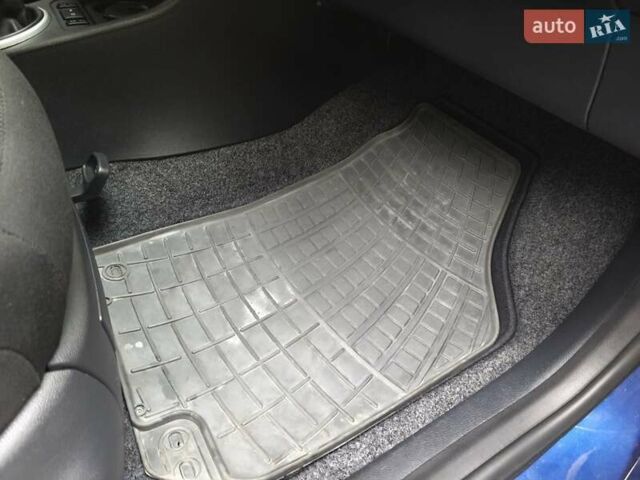 Синий Шкода Фабия, объемом двигателя 1.6 л и пробегом 243 тыс. км за 6400 $, фото 63 на Automoto.ua