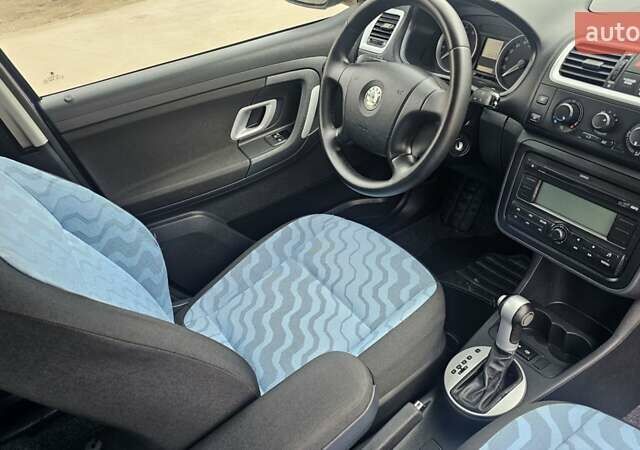 Синий Шкода Фабия, объемом двигателя 1.6 л и пробегом 207 тыс. км за 6500 $, фото 21 на Automoto.ua