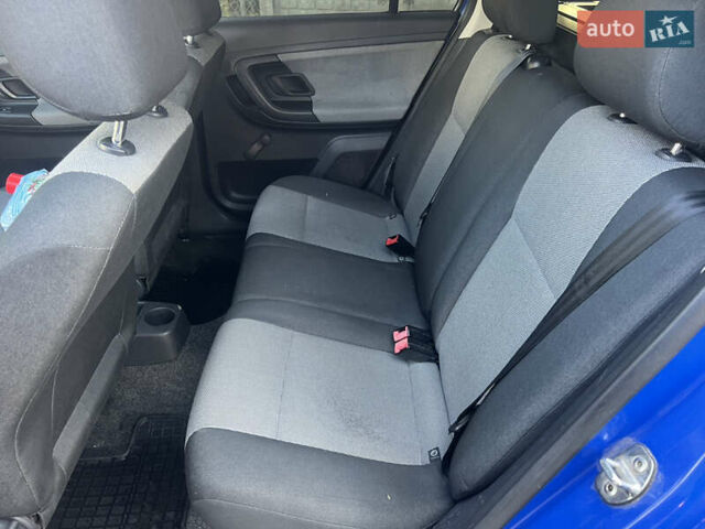 Синій Шкода Фабія, об'ємом двигуна 1.42 л та пробігом 280 тис. км за 4350 $, фото 15 на Automoto.ua
