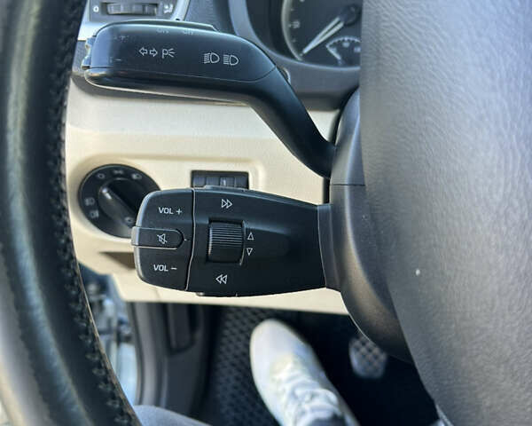 Синий Шкода Фабия, объемом двигателя 1.2 л и пробегом 265 тыс. км за 4000 $, фото 18 на Automoto.ua