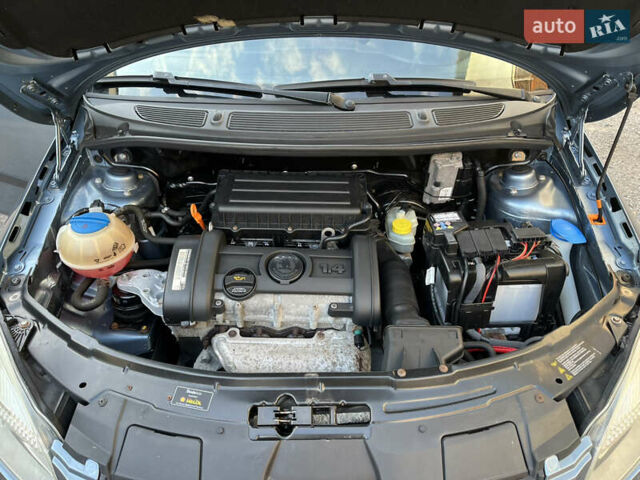 Синій Шкода Фабія, об'ємом двигуна 1.39 л та пробігом 210 тис. км за 3900 $, фото 17 на Automoto.ua