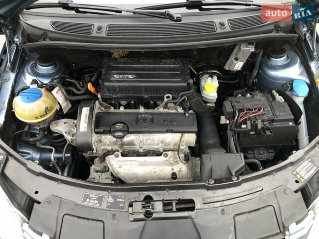 Синий Шкода Фабия, объемом двигателя 1.4 л и пробегом 200 тыс. км за 5500 $, фото 11 на Automoto.ua