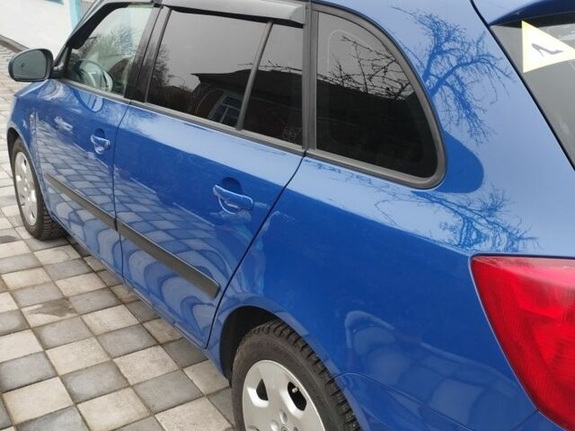 Синий Шкода Фабия, объемом двигателя 1.6 л и пробегом 355 тыс. км за 7500 $, фото 3 на Automoto.ua