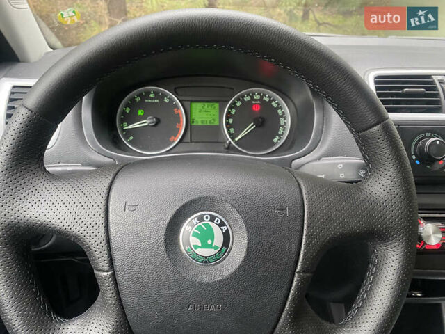 Синій Шкода Фабія, об'ємом двигуна 1.39 л та пробігом 183 тис. км за 5100 $, фото 31 на Automoto.ua