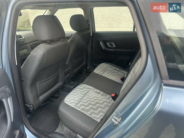 Синий Шкода Фабия, объемом двигателя 1.6 л и пробегом 205 тыс. км за 5150 $, фото 27 на Automoto.ua