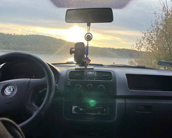 Синий Шкода Фабия, объемом двигателя 1.2 л и пробегом 270 тыс. км за 4500 $, фото 9 на Automoto.ua