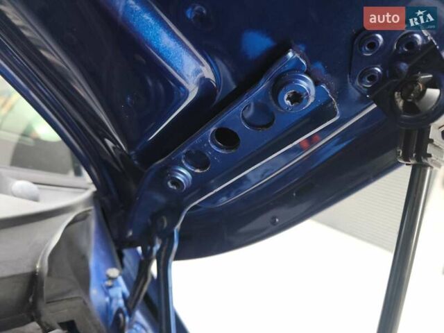 Синий Шкода Фабия, объемом двигателя 1.6 л и пробегом 243 тыс. км за 6400 $, фото 76 на Automoto.ua