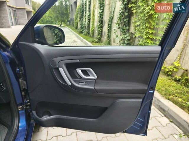 Синий Шкода Фабия, объемом двигателя 1.6 л и пробегом 243 тыс. км за 6400 $, фото 62 на Automoto.ua