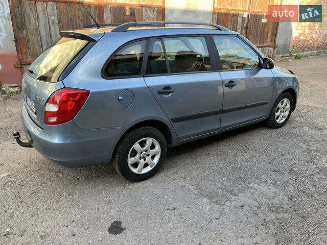 Синій Шкода Фабія, об'ємом двигуна 1.39 л та пробігом 210 тис. км за 3900 $, фото 4 на Automoto.ua