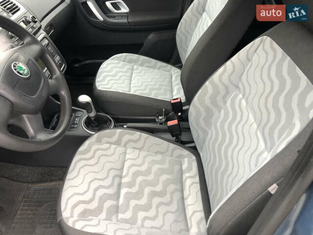 Синий Шкода Фабия, объемом двигателя 1.4 л и пробегом 200 тыс. км за 5500 $, фото 15 на Automoto.ua