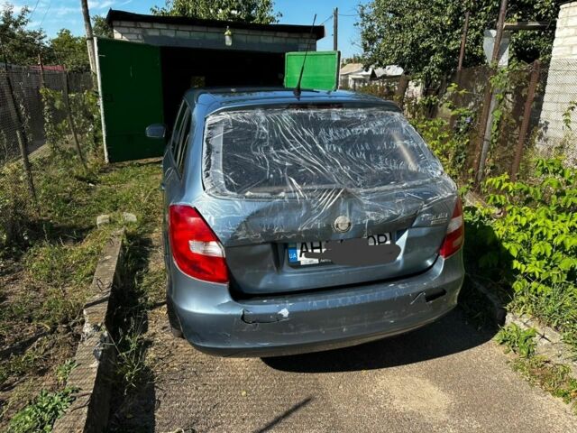 Синий Шкода Фабия, объемом двигателя 1 л и пробегом 19 тыс. км за 3200 $, фото 1 на Automoto.ua