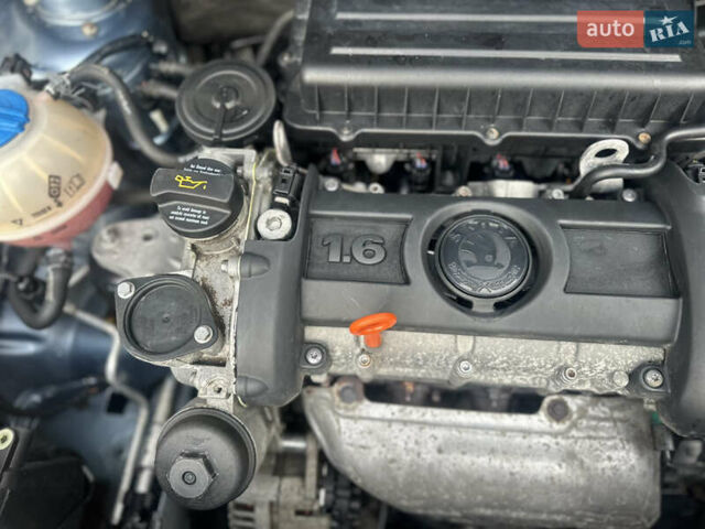 Синий Шкода Фабия, объемом двигателя 1.6 л и пробегом 205 тыс. км за 5150 $, фото 21 на Automoto.ua