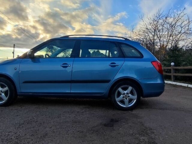 Синій Шкода Фабія, об'ємом двигуна 1.4 л та пробігом 245 тис. км за 5600 $, фото 2 на Automoto.ua