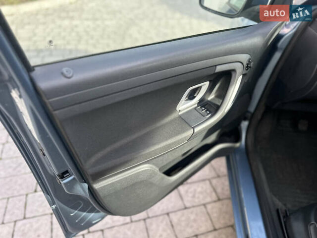 Синий Шкода Фабия, объемом двигателя 1.6 л и пробегом 205 тыс. км за 5150 $, фото 10 на Automoto.ua