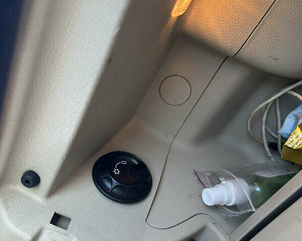 Синий Шкода Фабия, объемом двигателя 1.2 л и пробегом 265 тыс. км за 4000 $, фото 20 на Automoto.ua