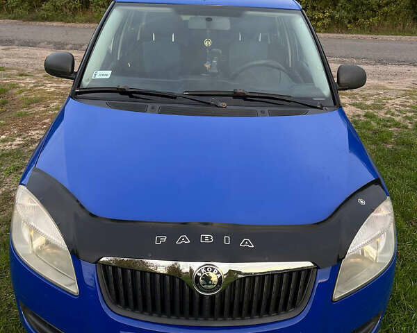 Синий Шкода Фабия, объемом двигателя 1.2 л и пробегом 270 тыс. км за 4500 $, фото 2 на Automoto.ua