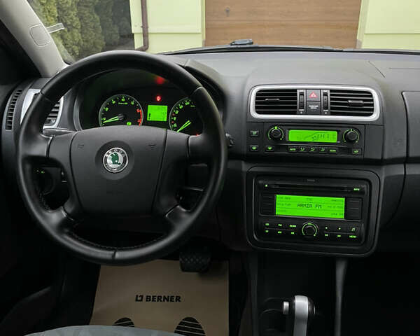 Синий Шкода Фабия, объемом двигателя 1.6 л и пробегом 229 тыс. км за 7200 $, фото 12 на Automoto.ua