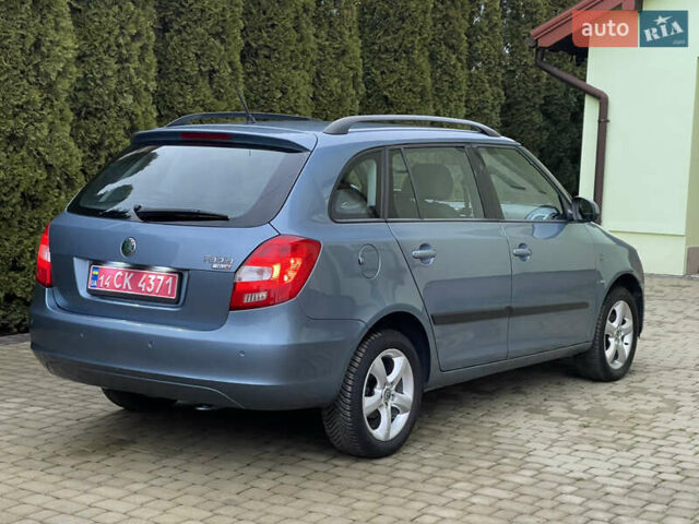 Синий Шкода Фабия, объемом двигателя 1.6 л и пробегом 229 тыс. км за 7200 $, фото 4 на Automoto.ua